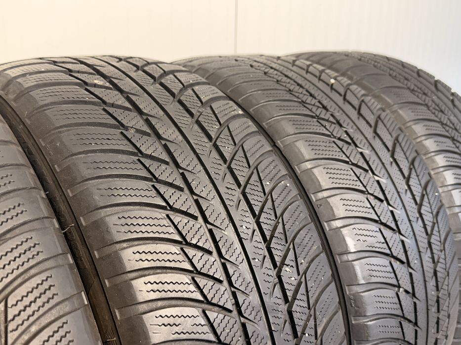 225/45/18 зимни гуми BRIDGESTONE BLIZZAK LM001