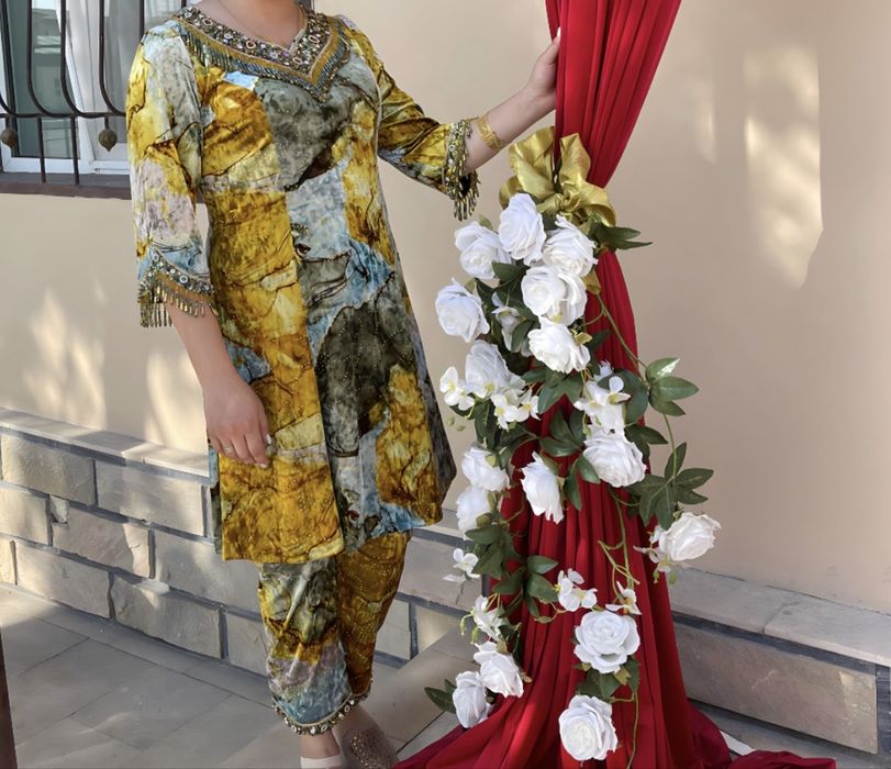 национальное шикарное платье