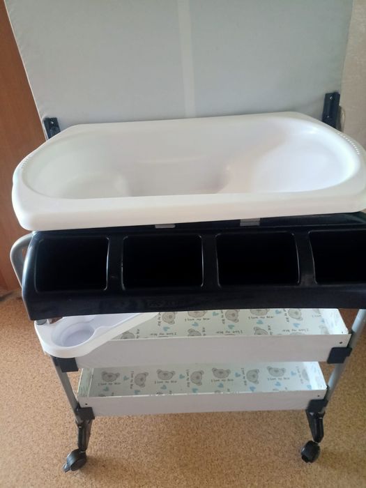 Пеленальный столик