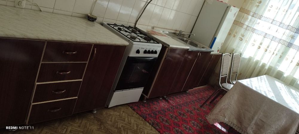 Ховлида хоналар ижарага берлади срочно