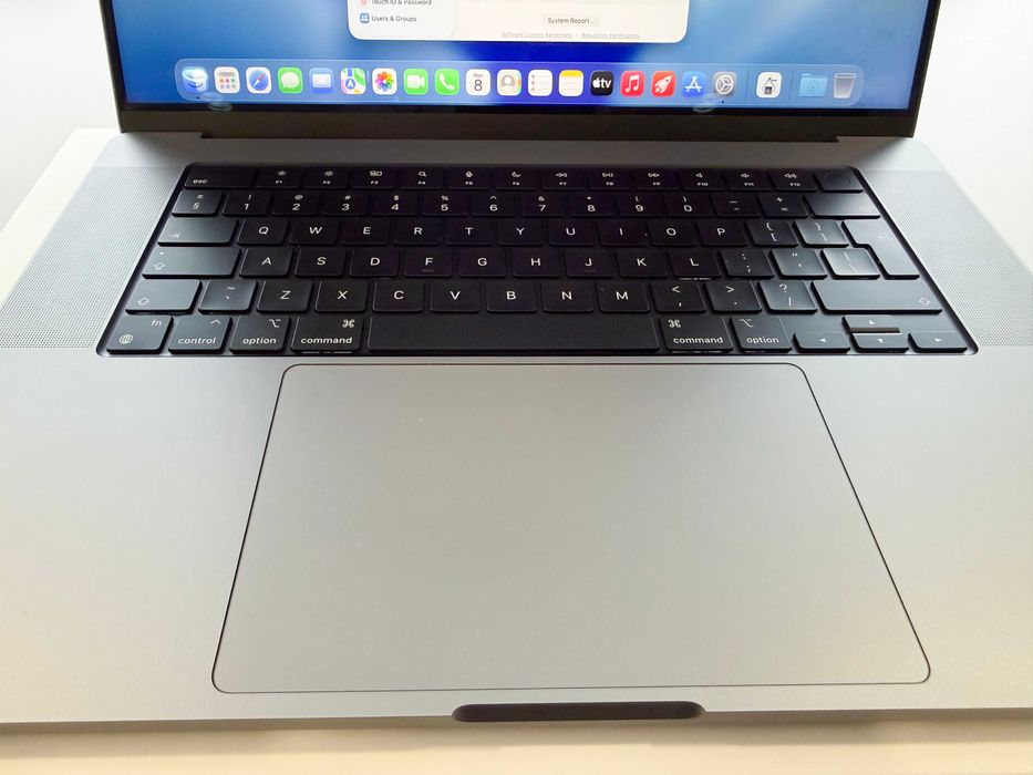 Macbook Pro 16 inch M2 Pro 2023 /16GB/ 1TB nou - baterie 9 cicluri