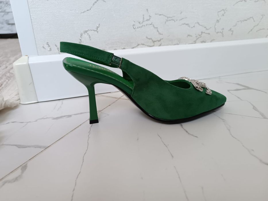 Продам новые туфли