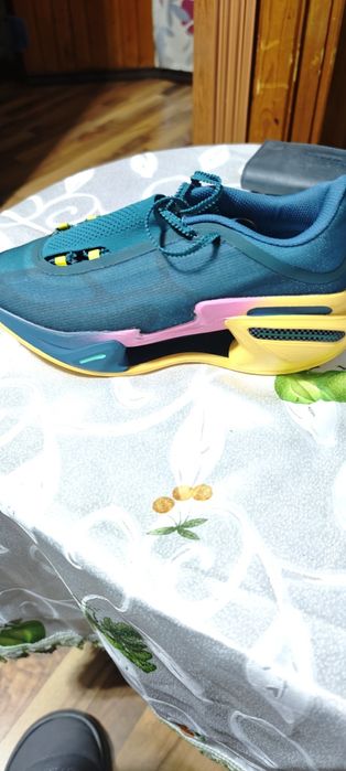 Чисто нови маратонки 44 номер водо устойчиви