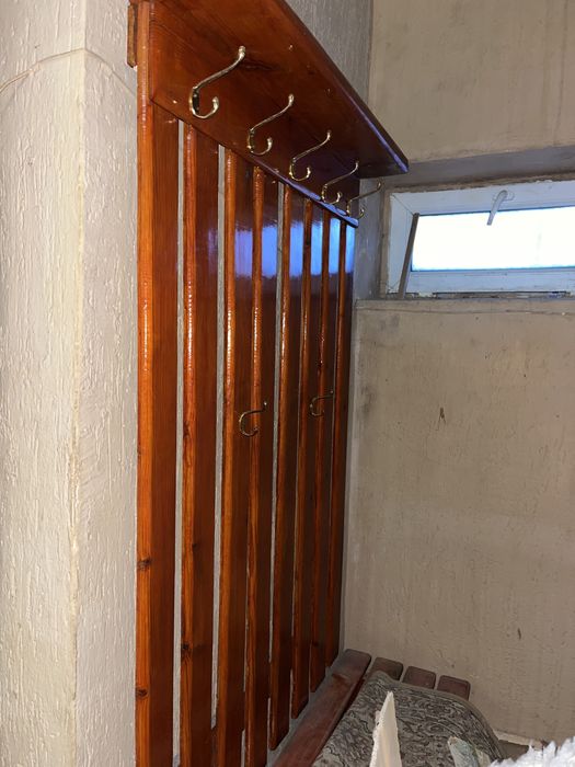 Кушетки, вешалки, столы