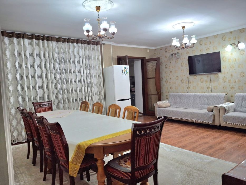 4 бөлмелі пәтер сатылады қаланың орталық бөлігінде.