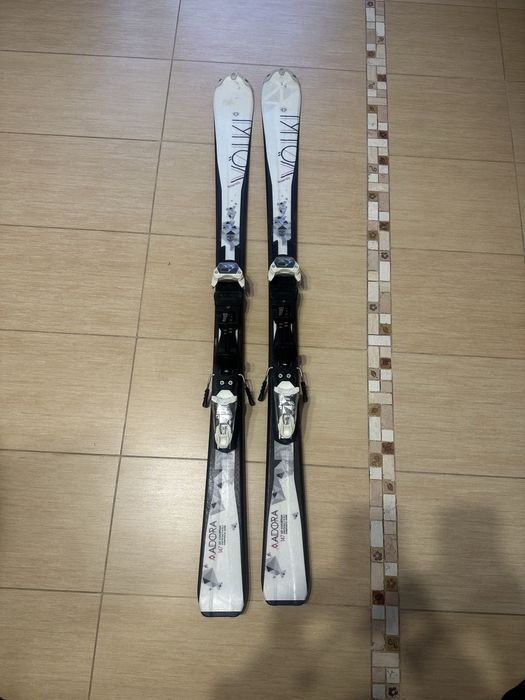 Schiuri dama volkl essenza