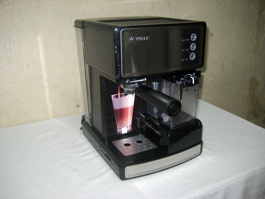 Кофе машинка VITEK идеальном новым состоянии!