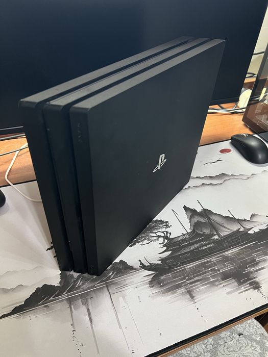Продается PS4 Pro с двумя джойстиками 1TB