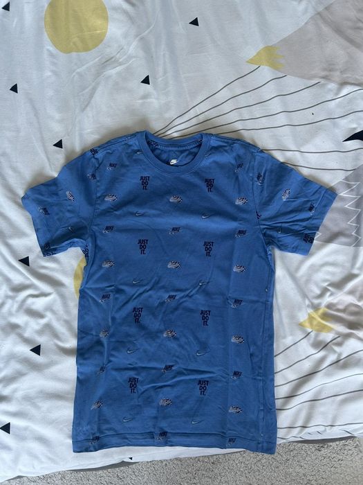 Продавам Тениска на Nike