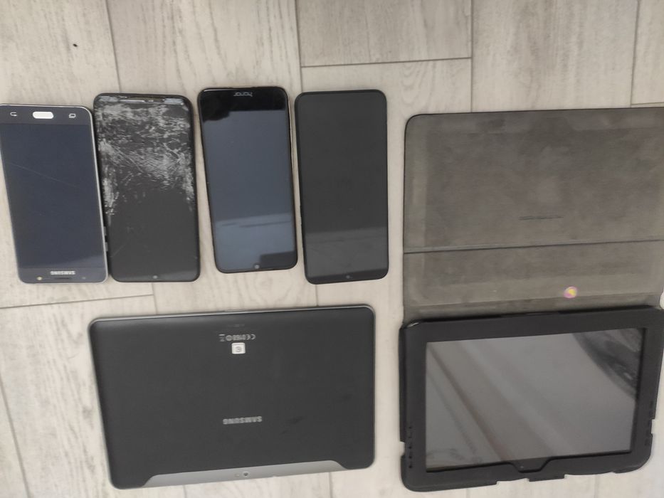 Телефоны на запчасти  за всё 15000тг