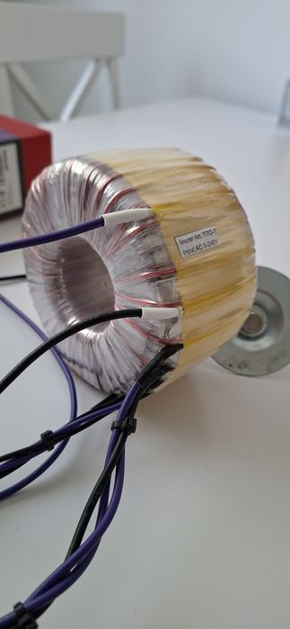 Toroidal 500VA , 3.6kg , 2x24vac 2x15vac. Impecabil.