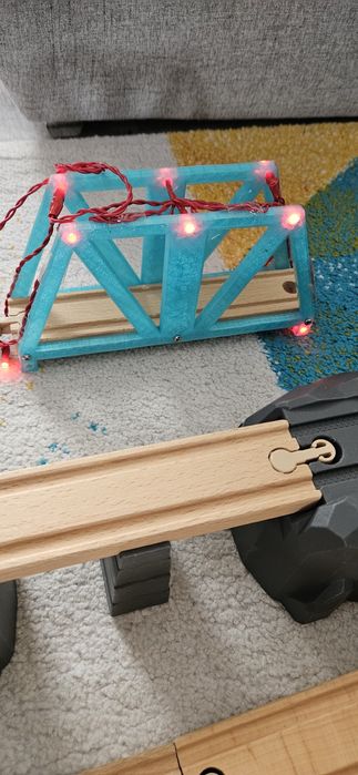 Set trenulet, sine Ikea lemn si plastic, vehicule electrice si manuale