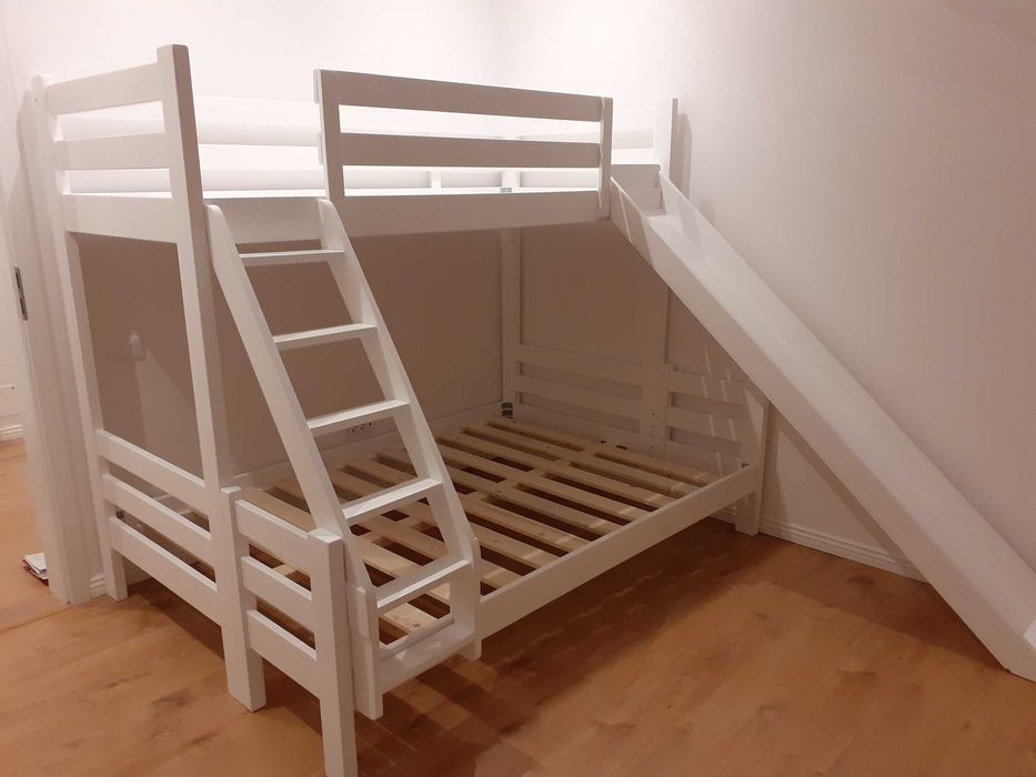 TRANSPORT GRATUIT.Pat etajat cu tobogan cod 3008