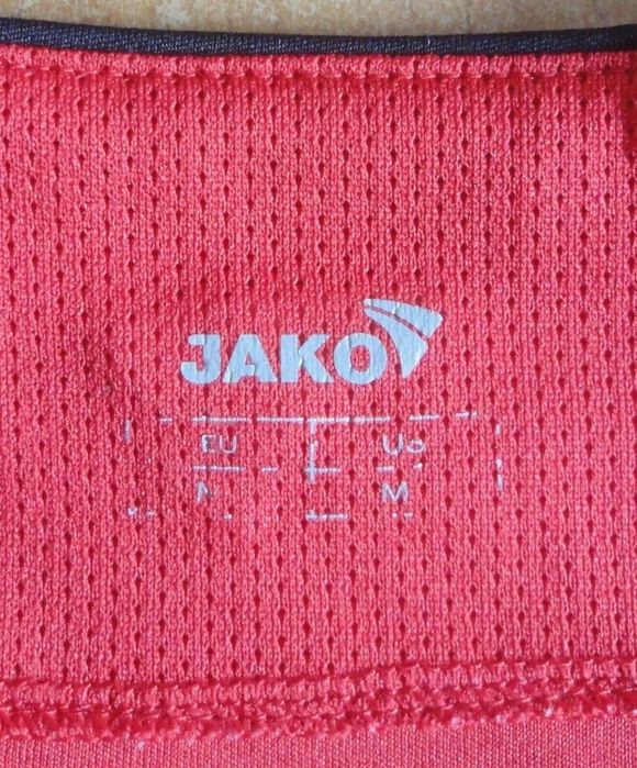 Продавам тениска/фланелка/екип на Айнтрахт Франкфурт,размер М