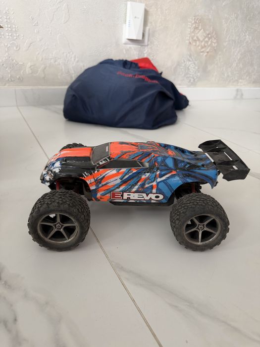 e revo 1/16 traxxas