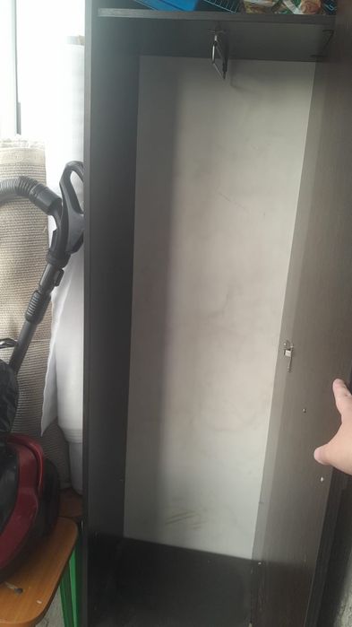 Продаётся шкаф с 2мя полками