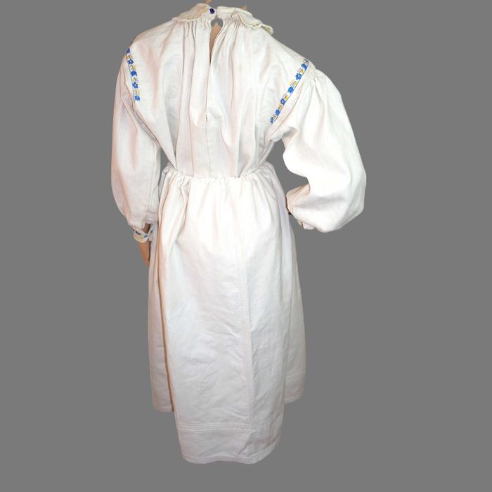 Spacel si poala , ie traditionala veche si poale panza de casa  M