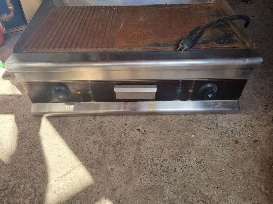 De vânzare Grill Electric Profesional – 6 kW 

Vând grill electric profesional, ideal pentru restaura