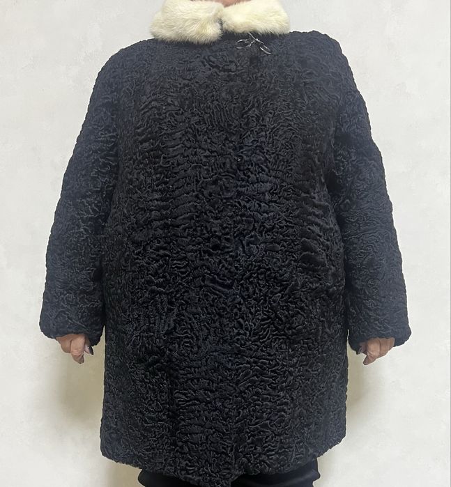 Шуба Каракуль с Норковым воротником.