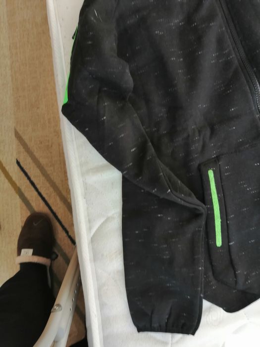 Прекрасен нов суичър