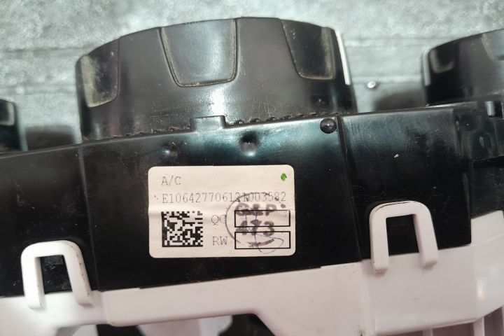 Comanda AC 8A6118549 / 8A6919980 8A6118549 / 8A6919980 Ford Fiesta MK