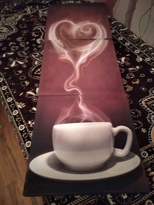 Модульная картина "Чашка с дымящимся напитком ввиде сердца"