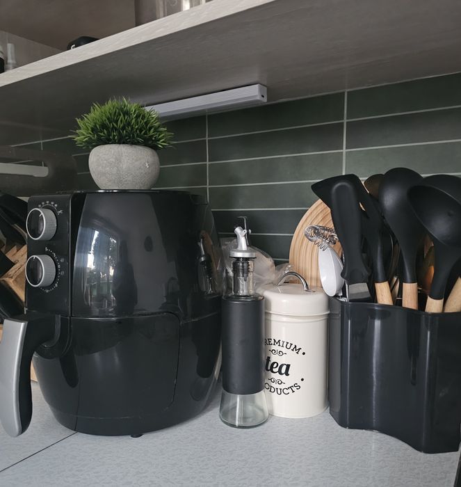 Продам панели самоклеющие