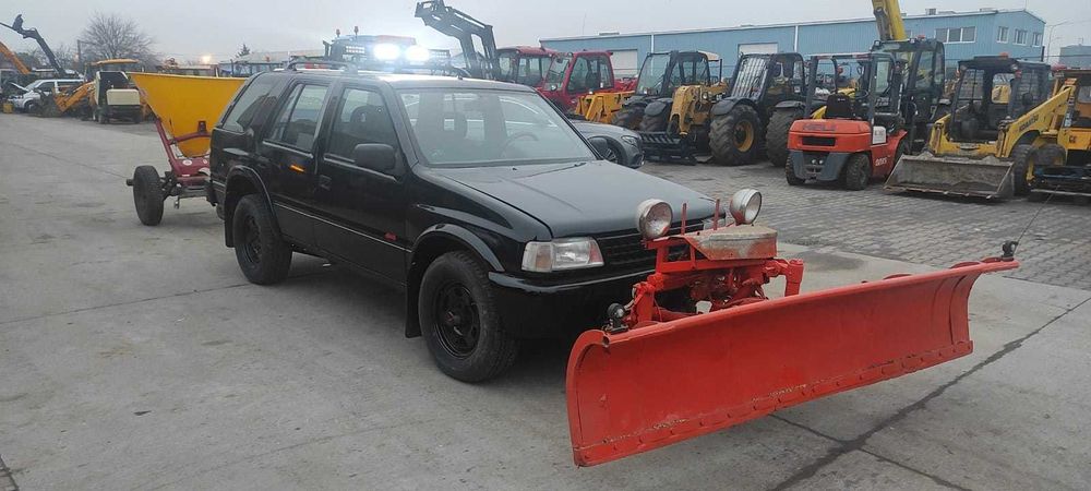 Masina dezapezit Opel Frontera 4x4