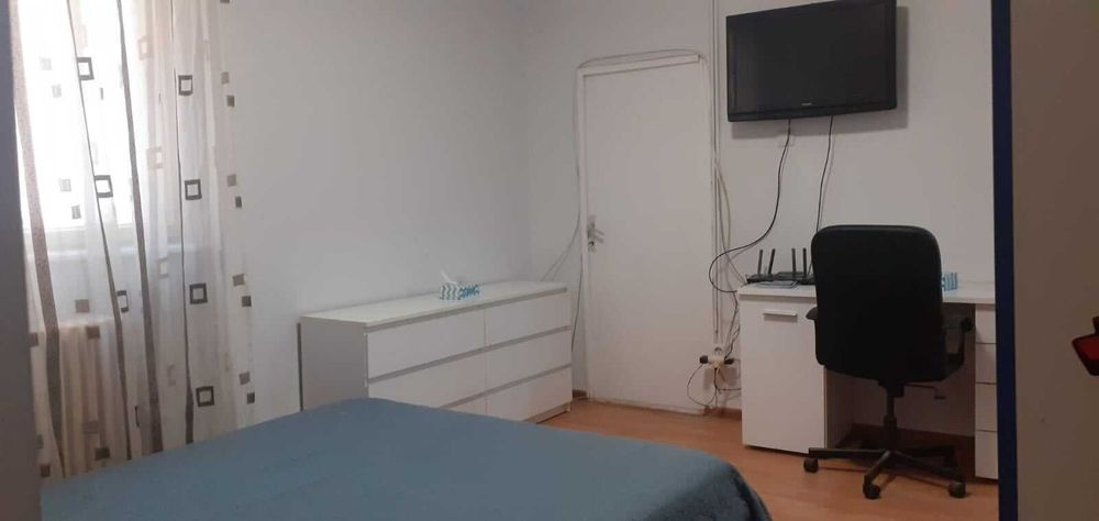 Închiriez sau vand apartament spațios 3 camere în centrul București