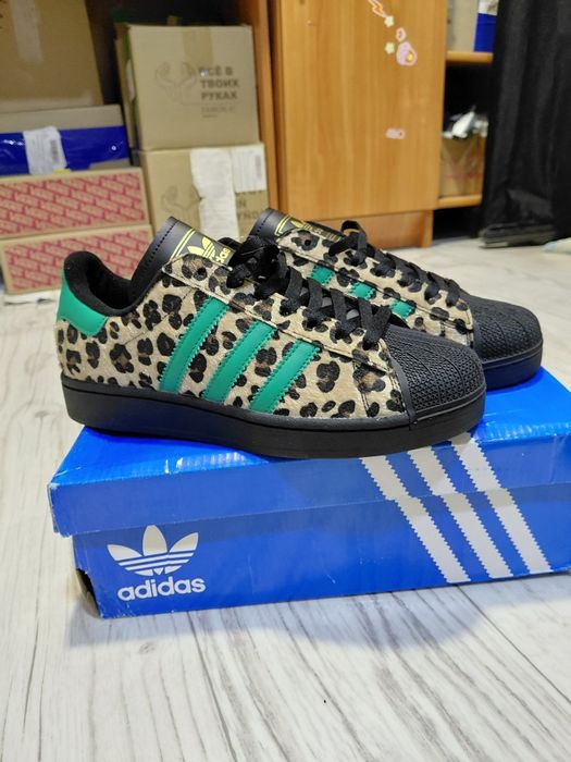 Adidas superstar vintage leopard