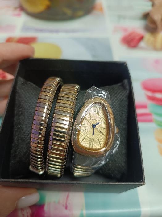 Продам часы женские