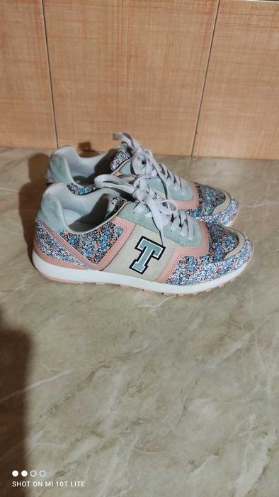 Ted Baker дамски маратонки естествен велур и плат- н.40