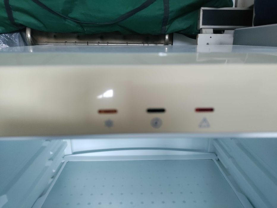 Хладилник с фризер Crown CN 330 W