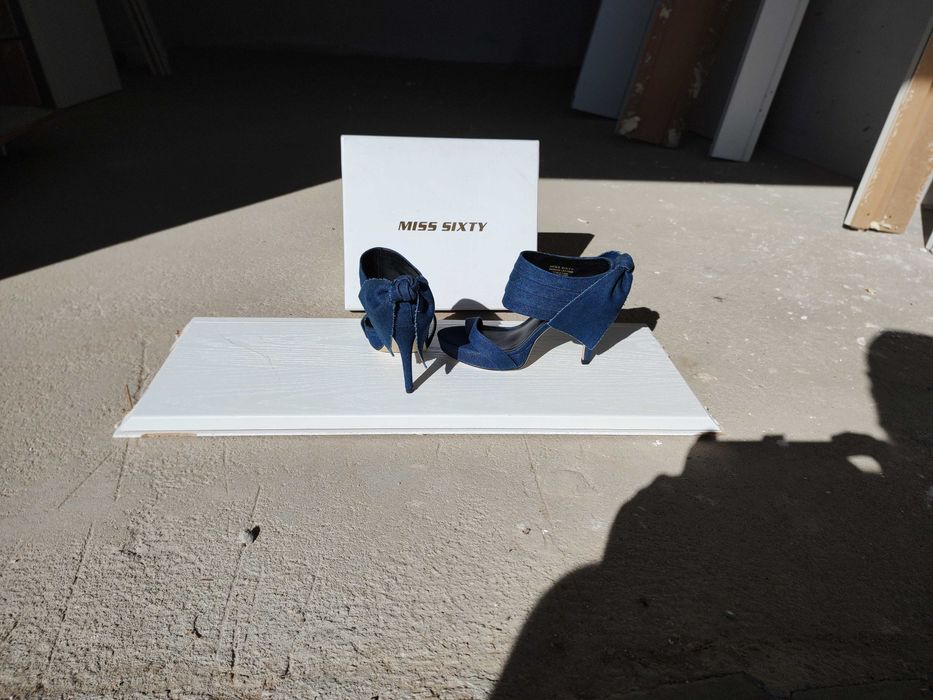 НОВИ Miss Sixty номер 39 плат син деним