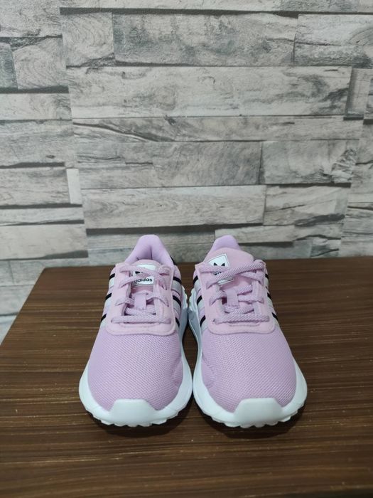 Оригинални детски маратонки Адидас, номер 21