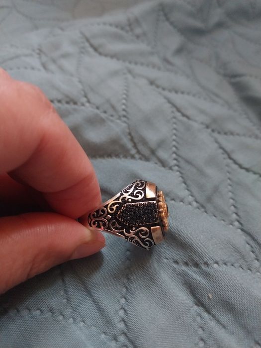 Продам мужское кольцо печатка. Срочно