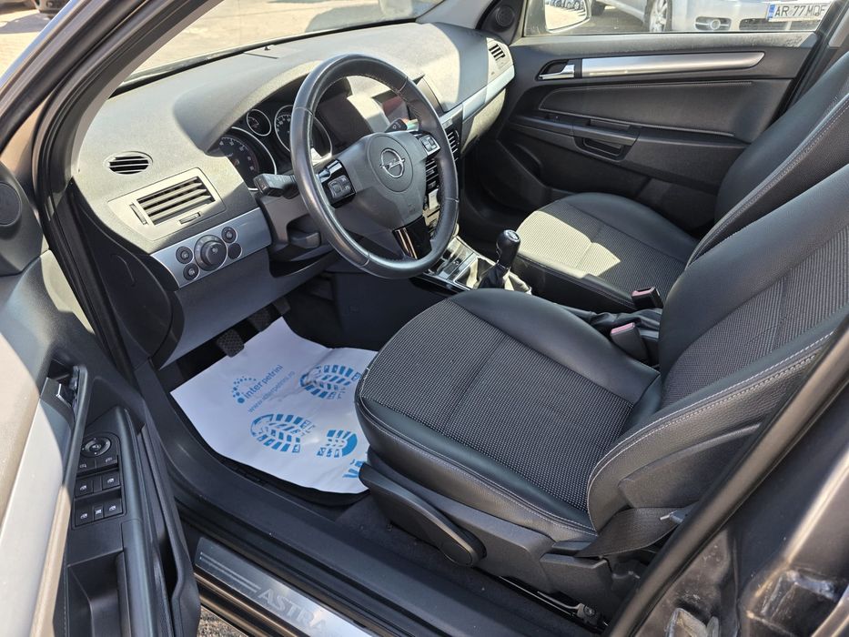 Opel Astra H - 1.6i 116CP - Xenon * Climatronic * Semi-Piele