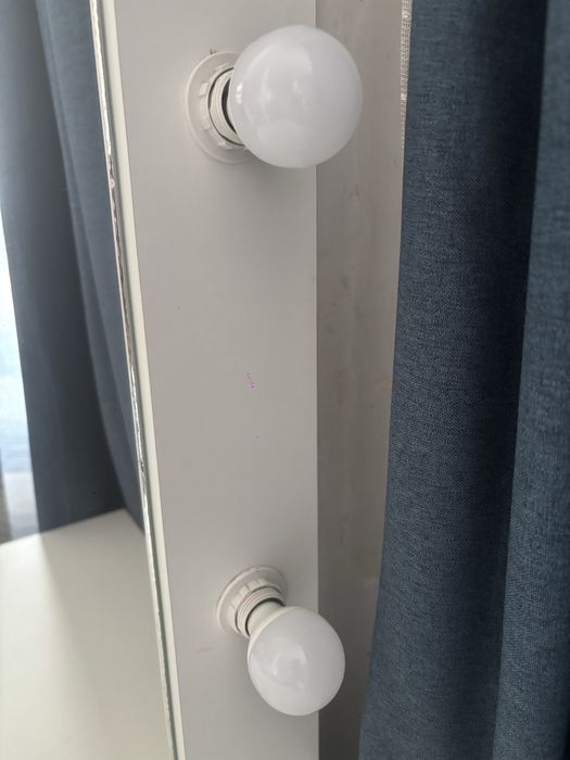 Продам комод с зеркалом