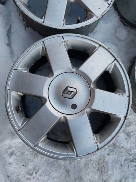 Диски R16 на Reno. 4×100 разболтовка.