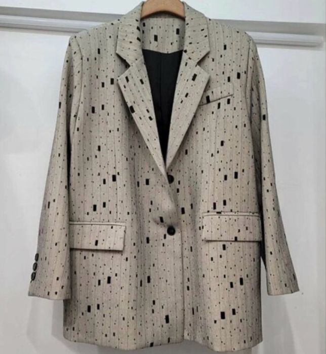 Пиджак сатылады!