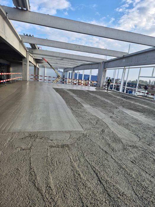 Pardoseli industriale premium– rezista ani, arata impecabil