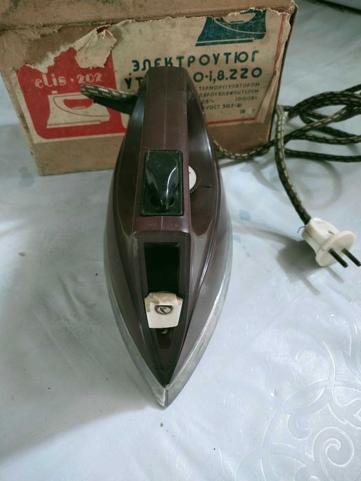 Утюг электрический советский
