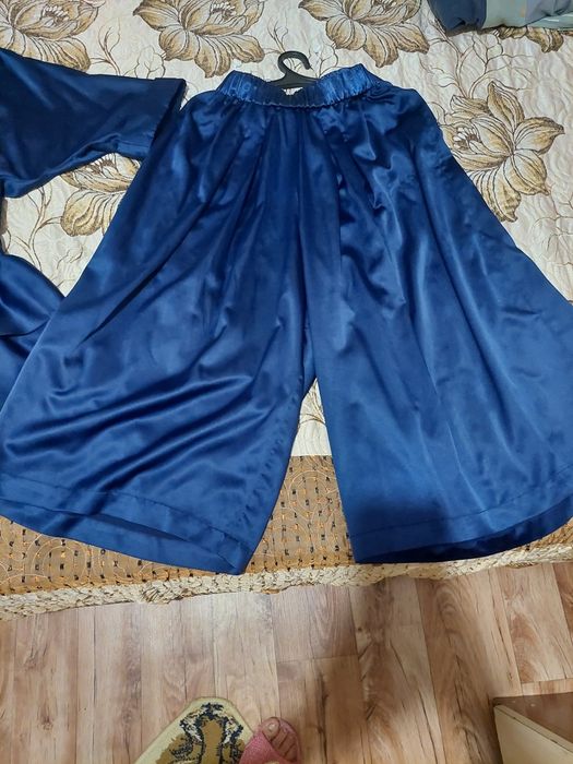 Женский костюм атлас