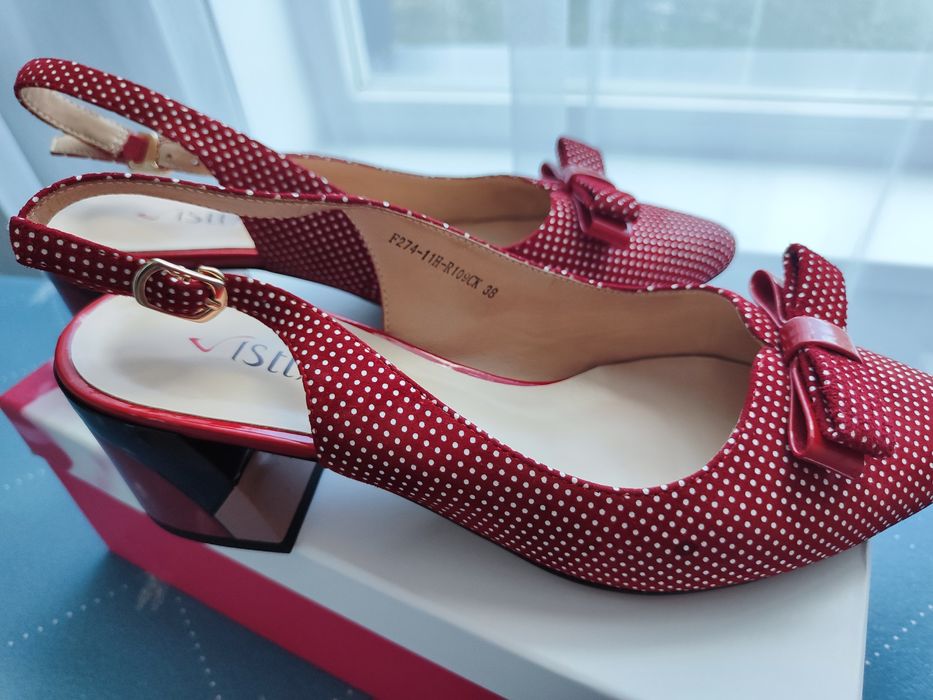 Продам босоножки