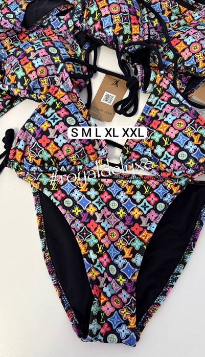 Costum de baie, pe stoc, la reducere