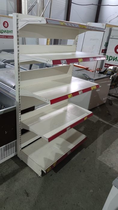 Витрина полька для магазина