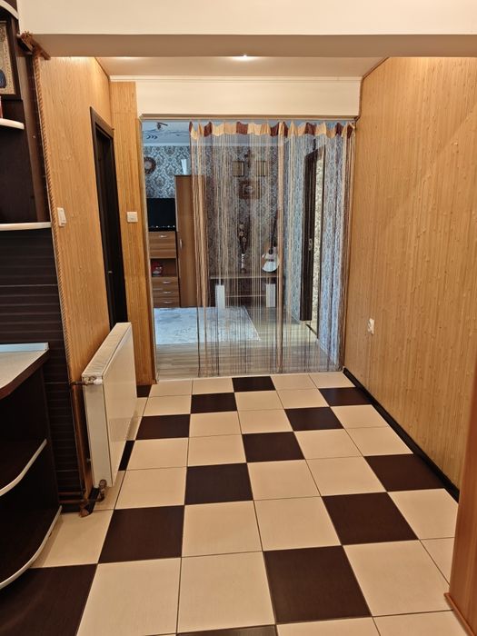Vând apartament cu două camere!