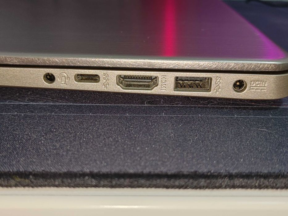 Laptop ASUS VivoBook S 15.6", i5-8250U, 16GB DDR4, 128GB SSD, 1TB HDD