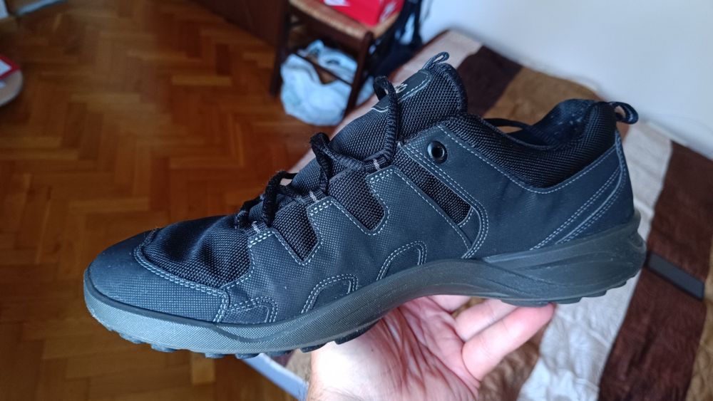 Ecco goretex 45 preț 180 ron