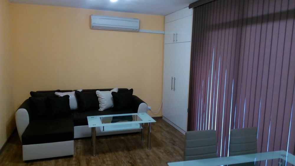 Дава се под наем Двустаен апартамент в Петрич - 70 кв.м за 280.5 € - Снимка #2